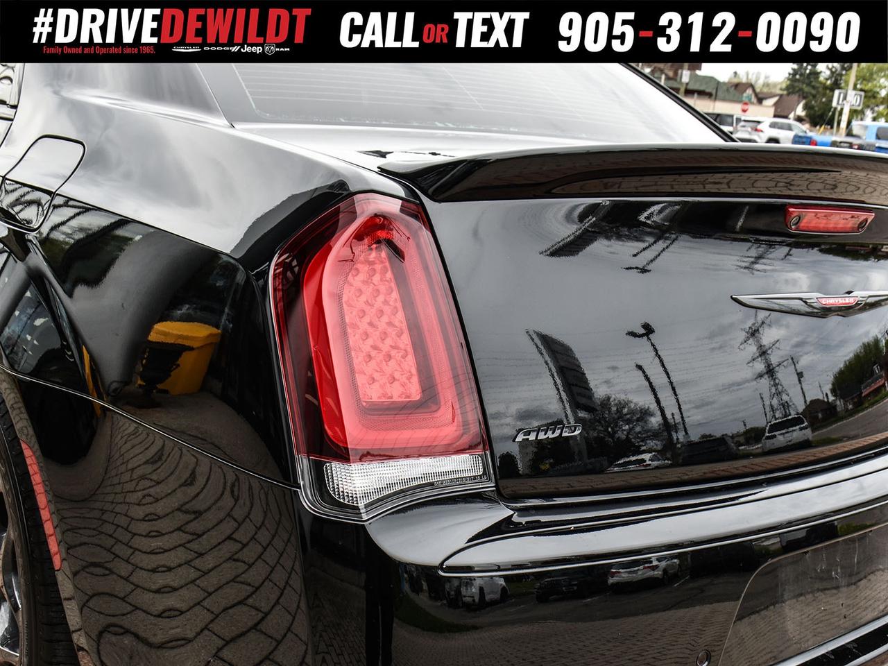 2021 Chrysler 300 300S   ALL WHEEL DRIVE   PANORAMIC SUNROOF Photo