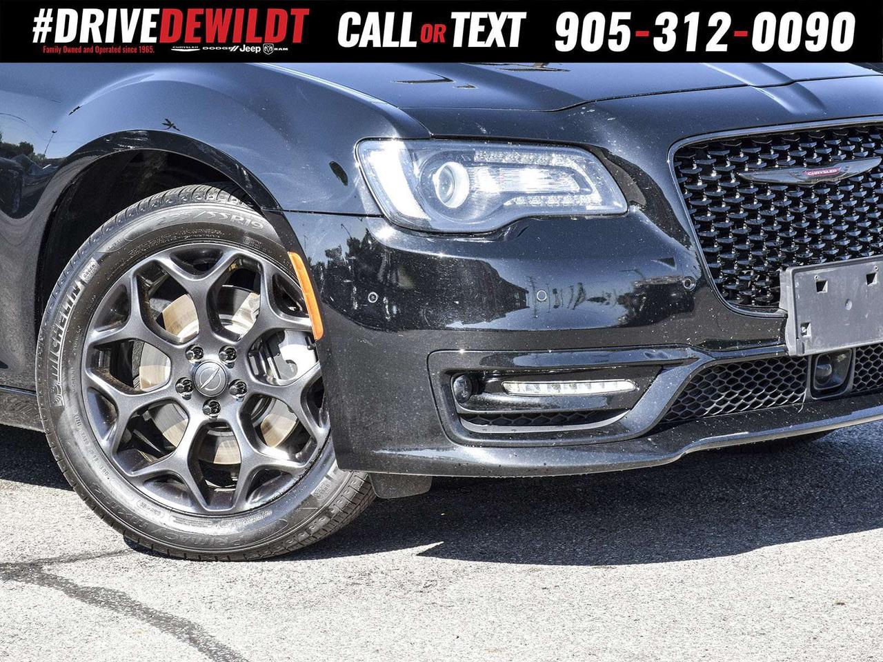2021 Chrysler 300 300S   ALL WHEEL DRIVE   PANORAMIC SUNROOF Photo5