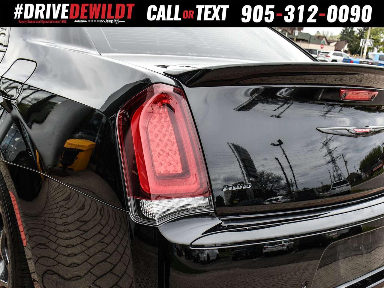 2021 Chrysler 300 300S   ALL WHEEL DRIVE   PANORAMIC SUNROOF Photo