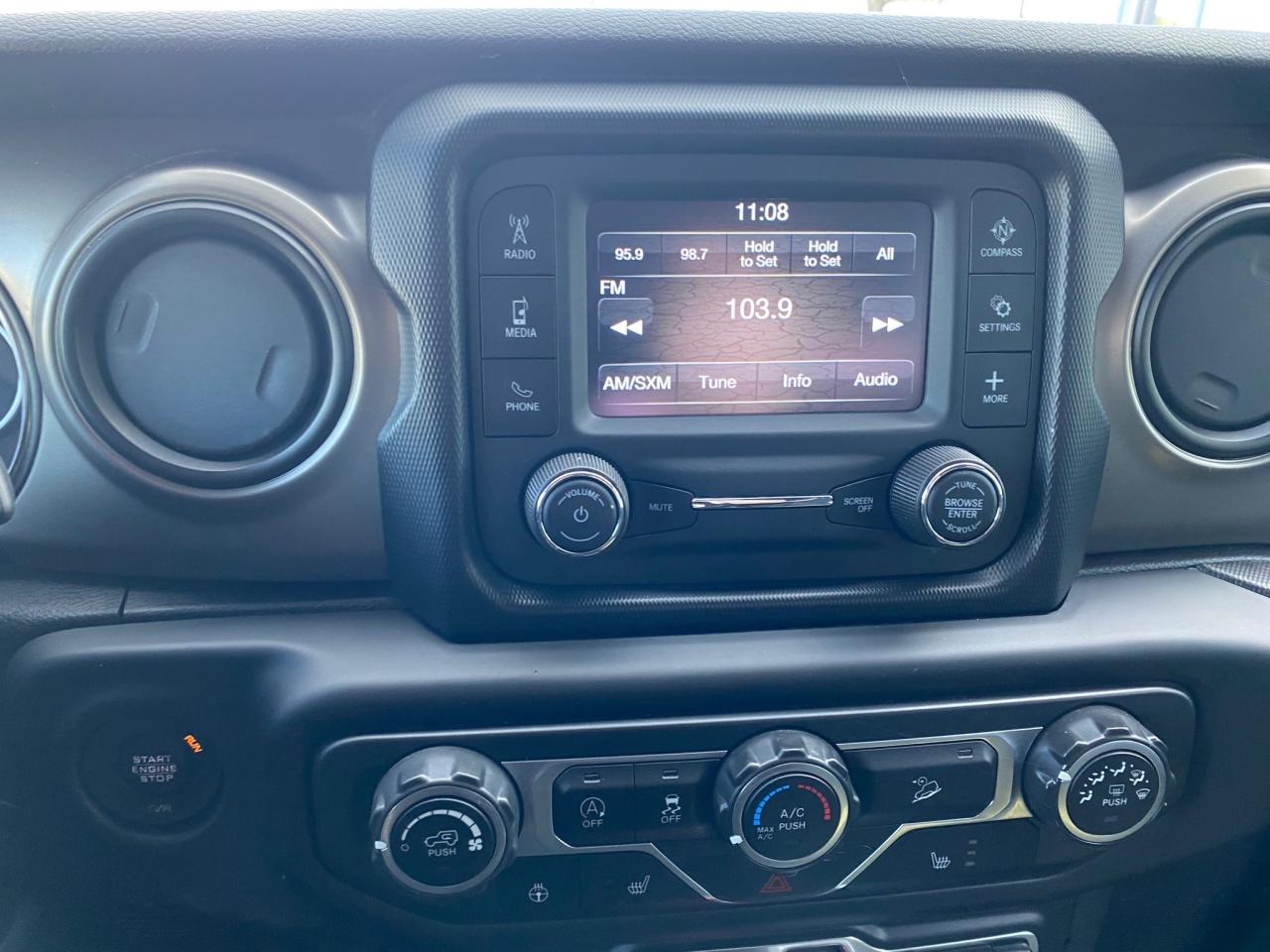 2019 Jeep WRANGLER UNLIMITED Sport Photo