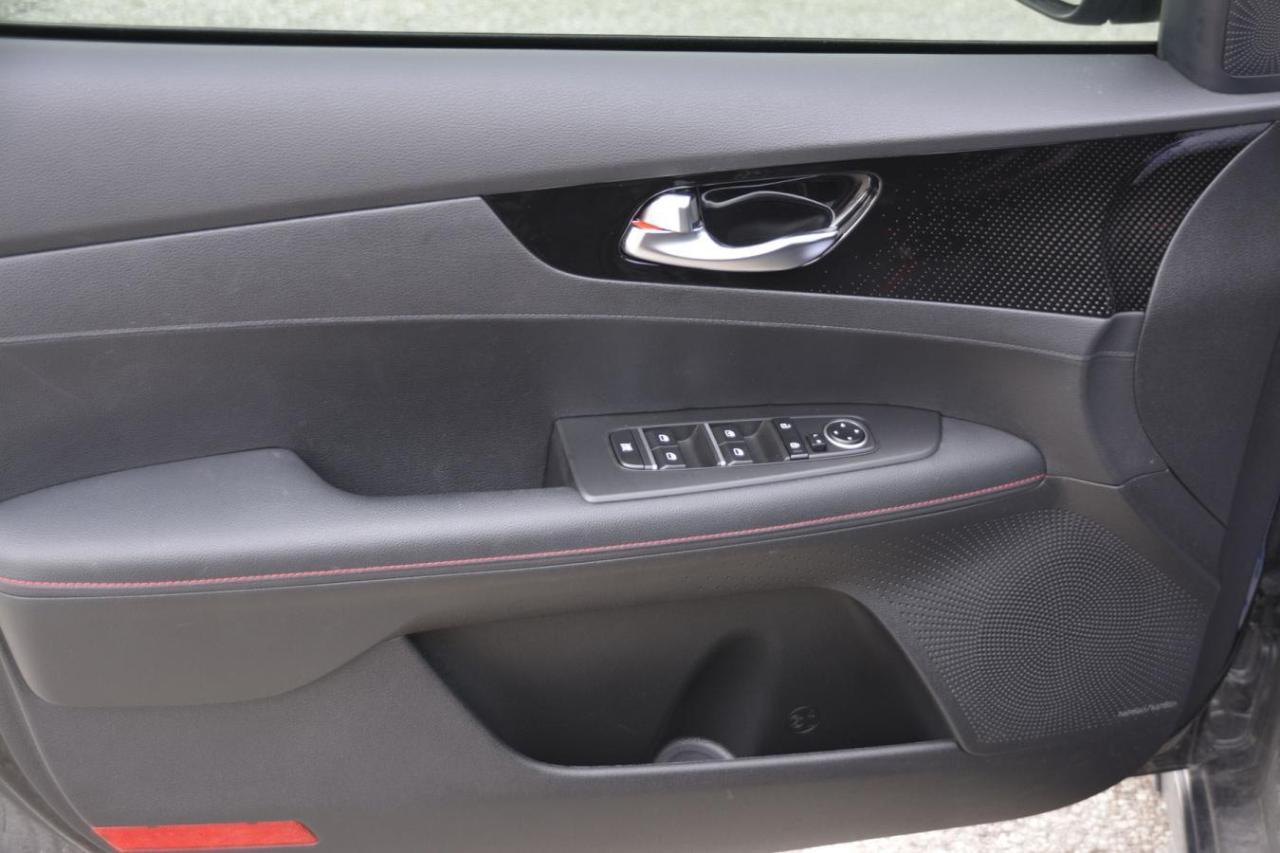 2023 Kia Forte GT Photo