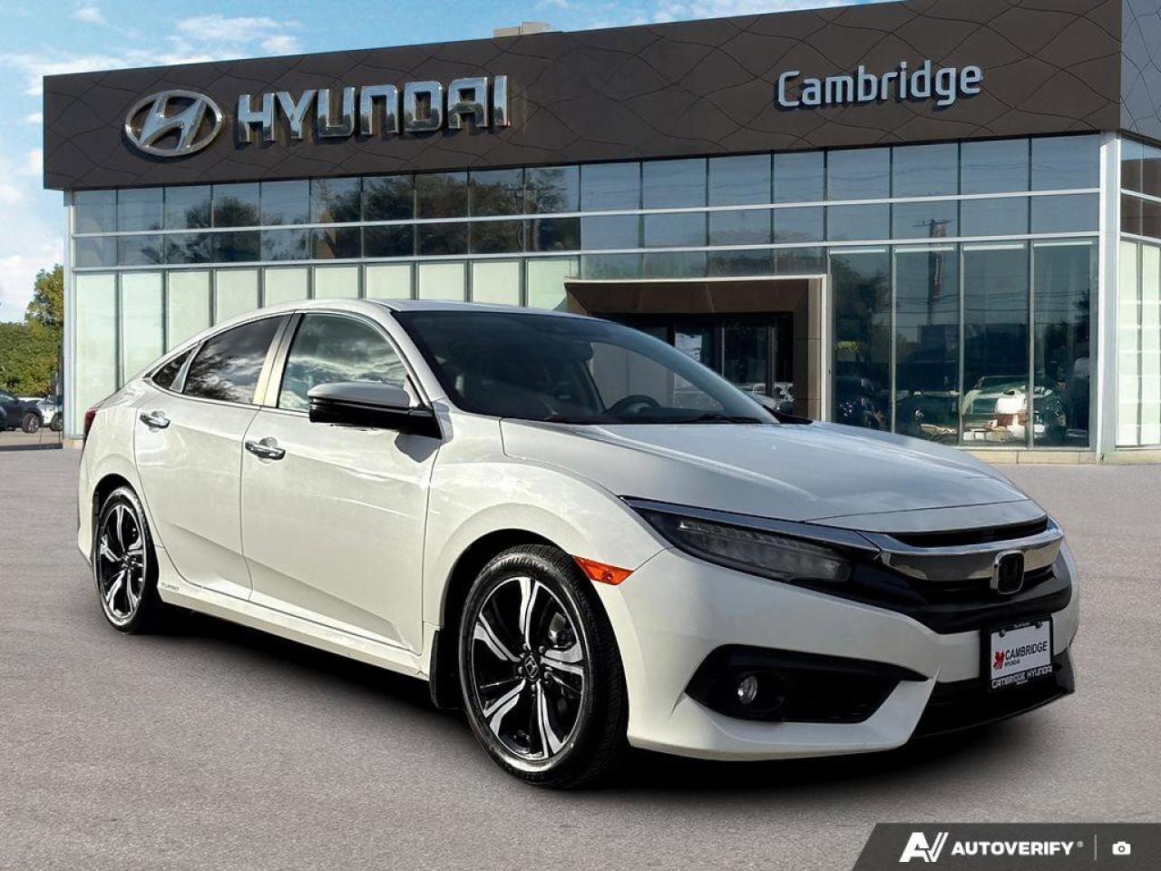 2017 Honda Civic Sedan Touring   Sunroof   Navi   Leather   Carplay Photo