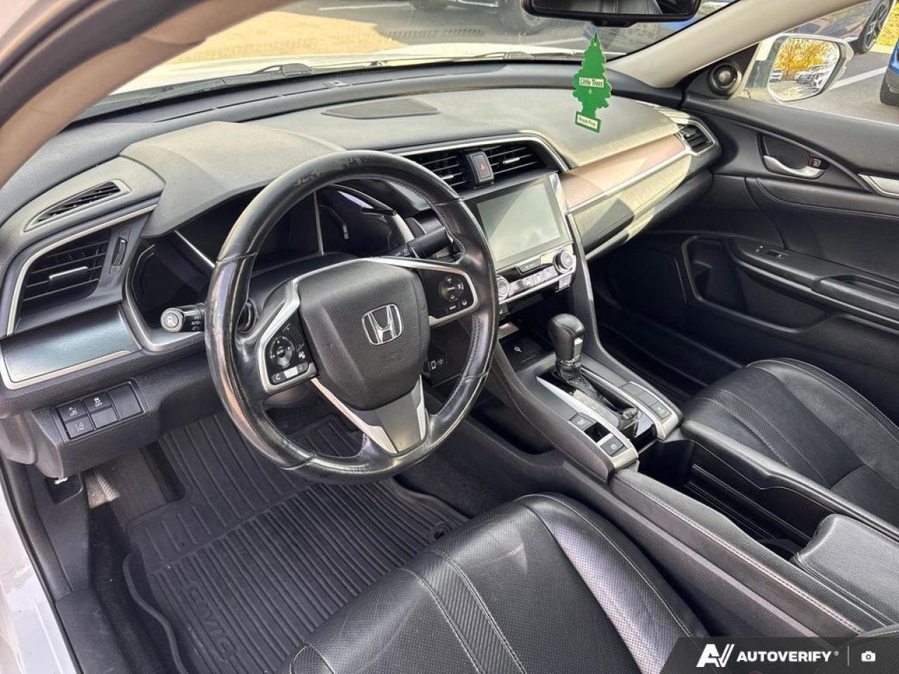 2017 Honda Civic Sedan Touring   Sunroof   Navi   Leather   Carplay Photo