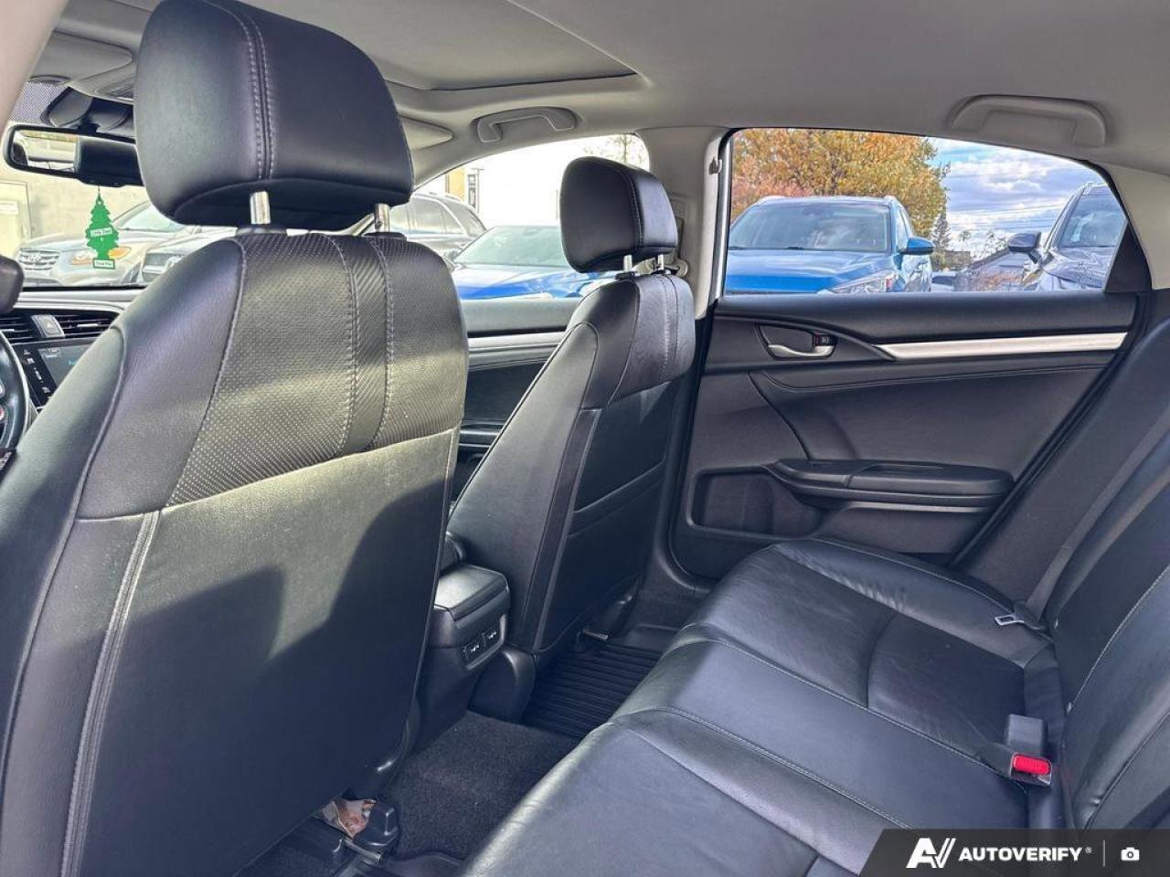 2017 Honda Civic Sedan Touring   Sunroof   Navi   Leather   Carplay Photo