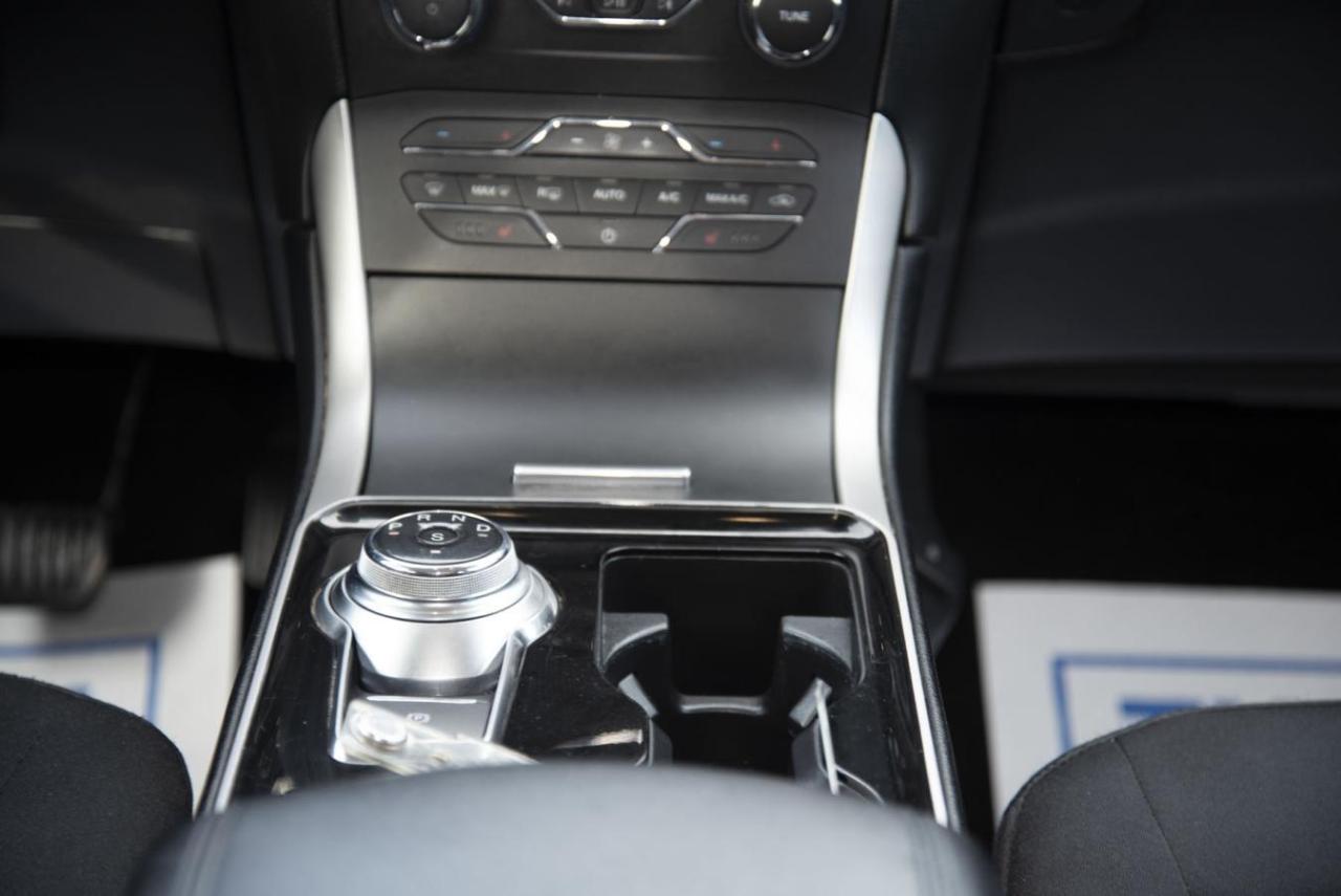 2019 Ford Edge SEL Photo