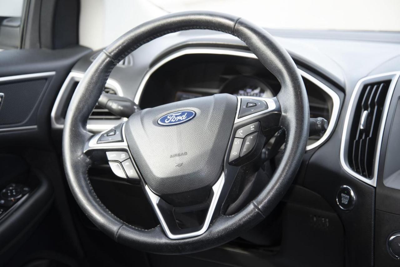 2019 Ford Edge SEL Photo