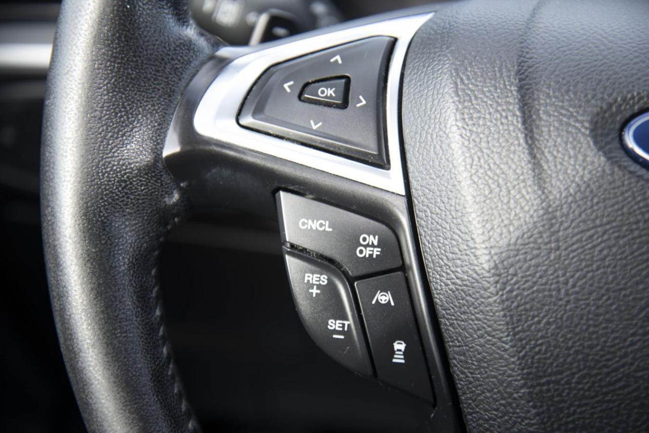 2019 Ford Edge SEL Photo