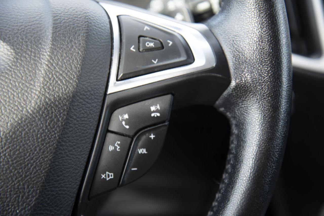 2019 Ford Edge SEL Photo