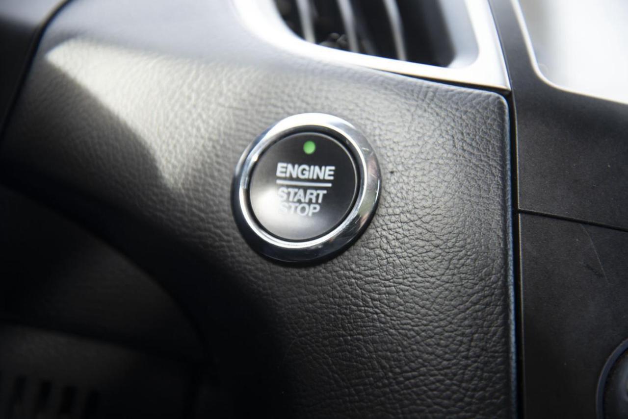 2019 Ford Edge SEL Photo