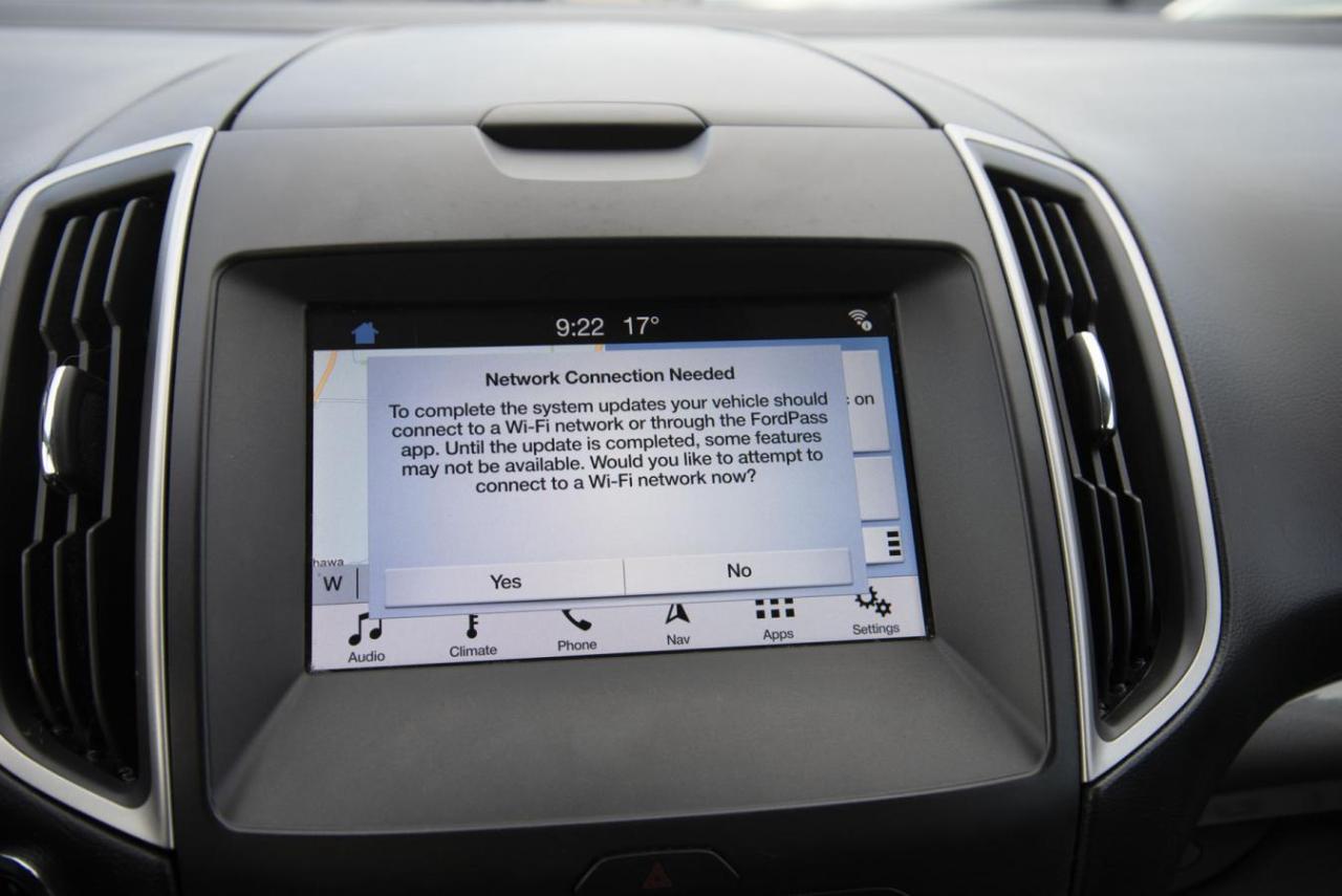 2019 Ford Edge SEL Photo