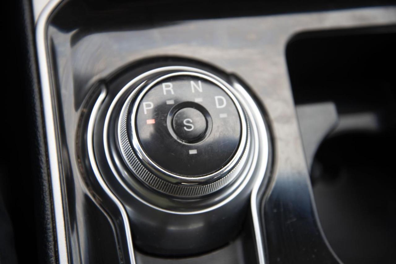 2019 Ford Edge SEL Photo