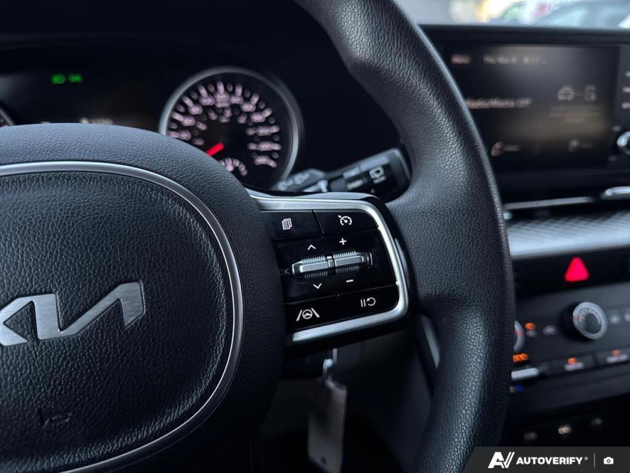 2022 Kia Carnival LX   No Accident   Heated Seats   8-Passenger   Ca Photo