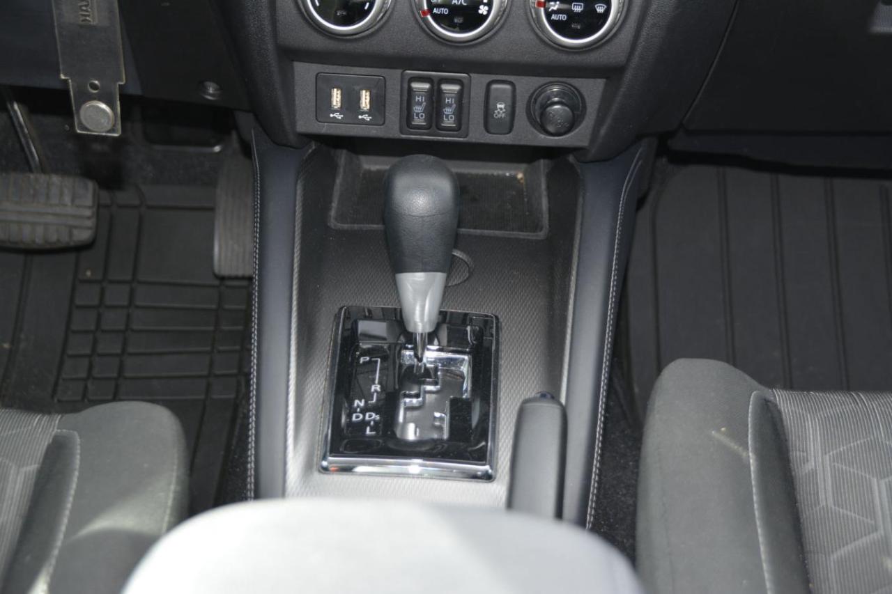 2023 Mitsubishi RVR ES/SE Photo