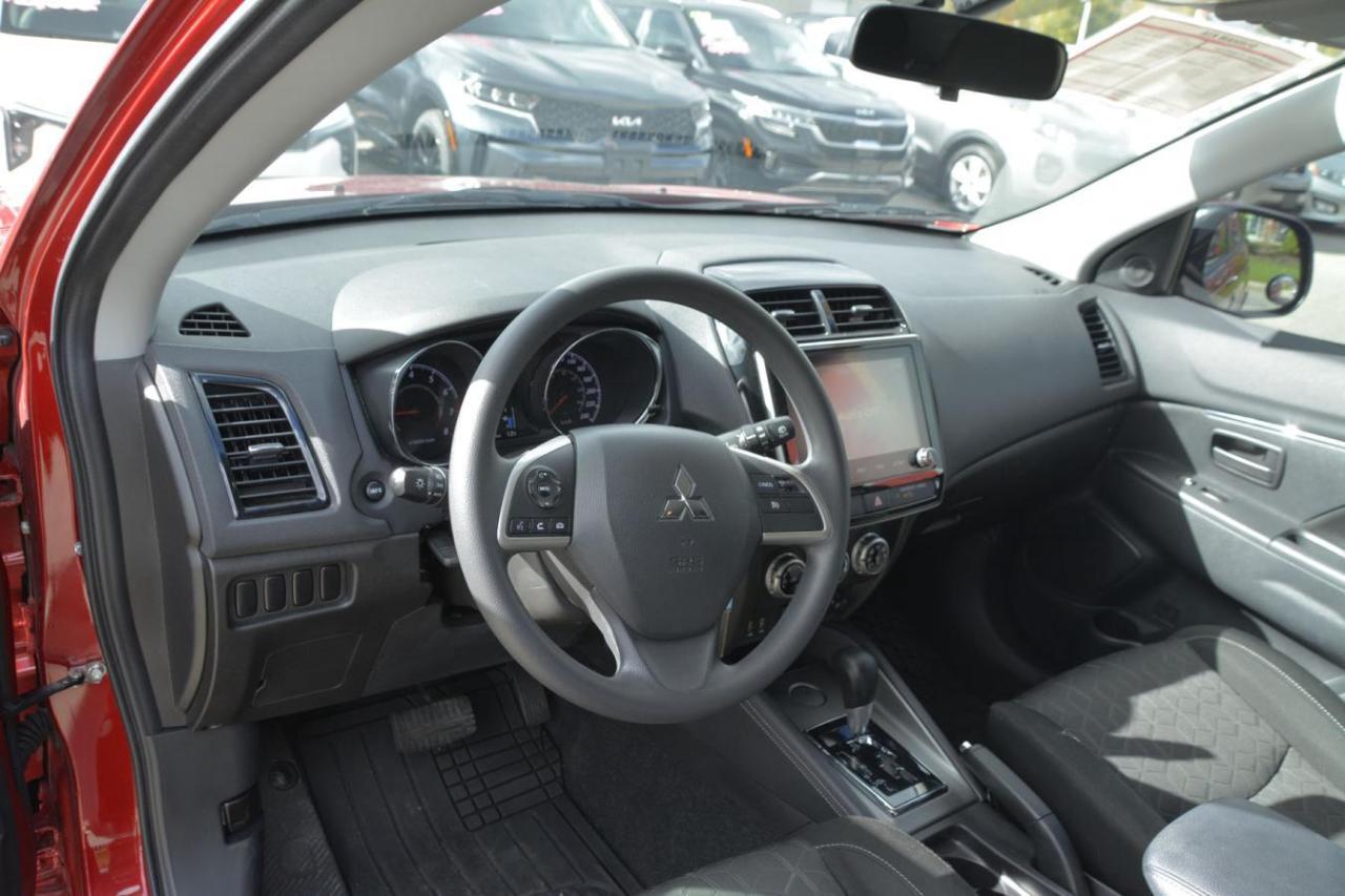 2023 Mitsubishi RVR ES/SE Photo