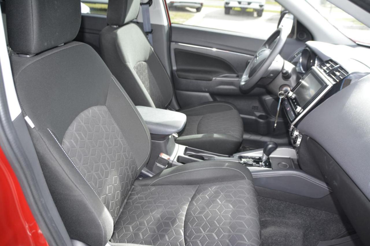 2023 Mitsubishi RVR ES/SE Photo