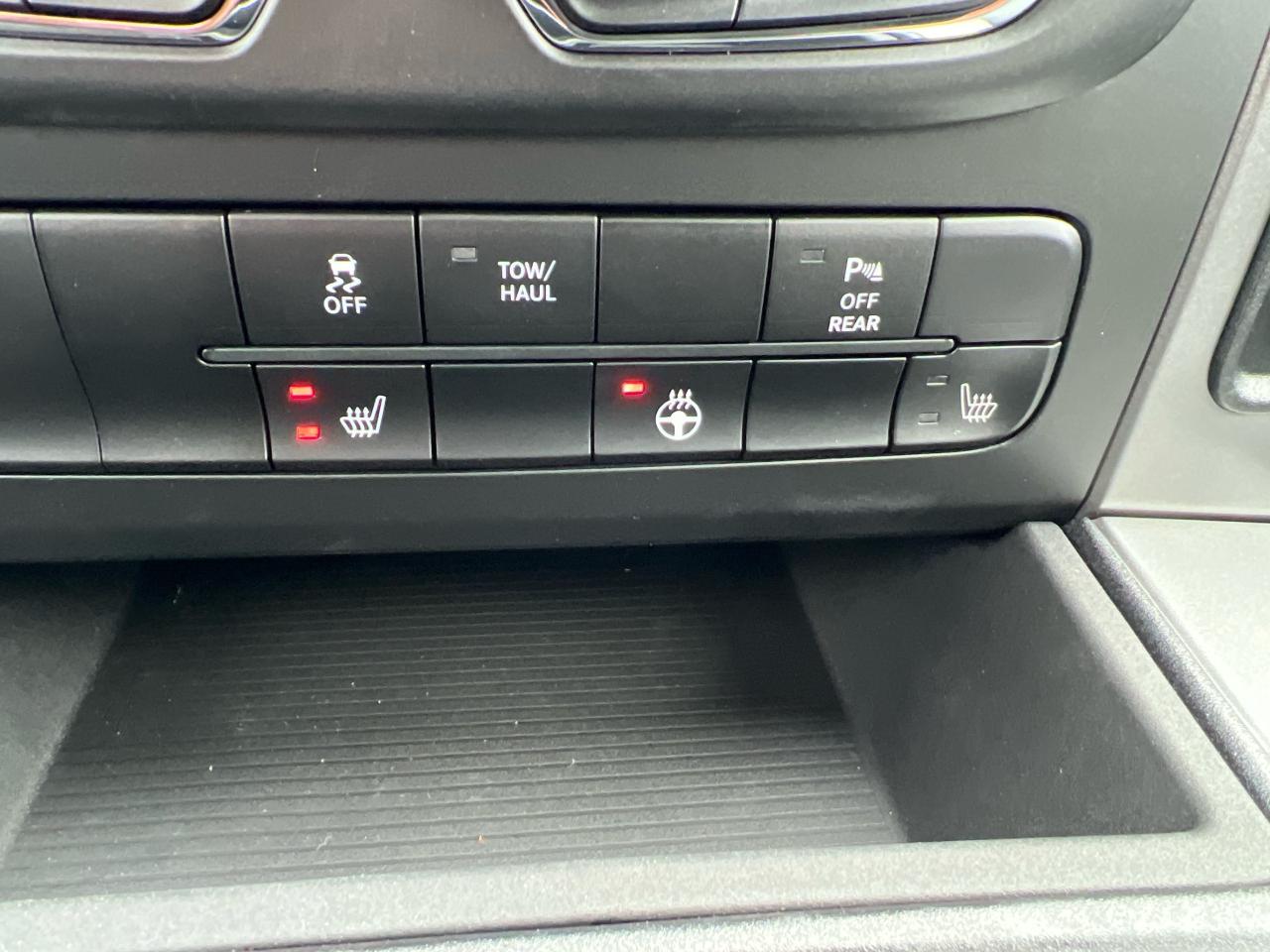 2024 RAM 1500 Classic WARLOCK Photo