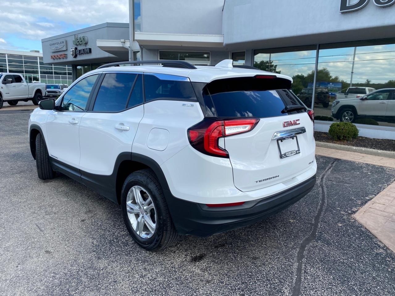 2023 GMC Terrain SLE Photo