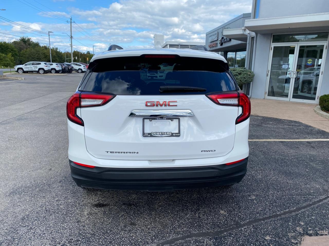 2023 GMC Terrain SLE Photo3