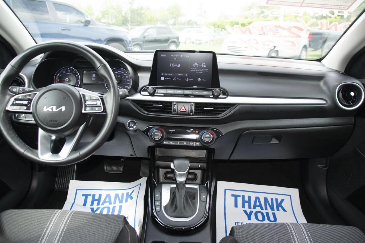 2023 Kia Forte EX Photo4