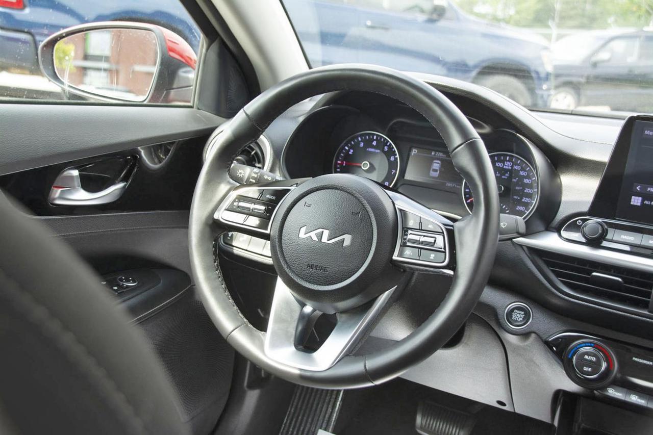 2023 Kia Forte EX Photo