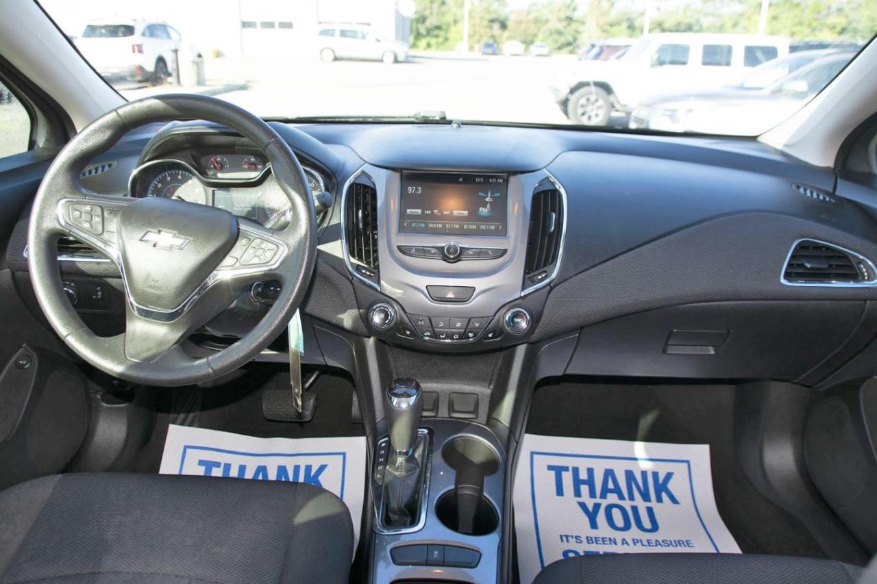 2017 Chevrolet Cruze LT Photo