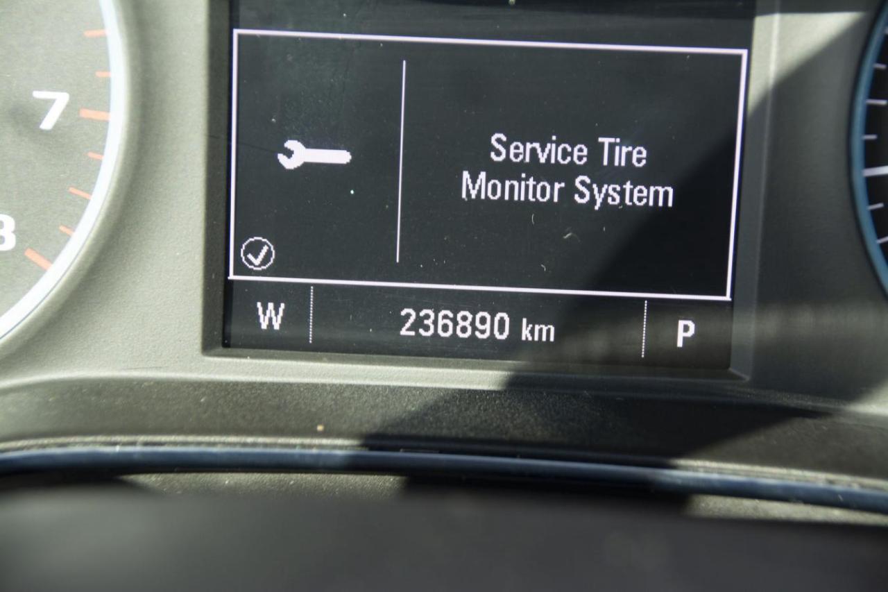 2017 Chevrolet Cruze LT Photo4