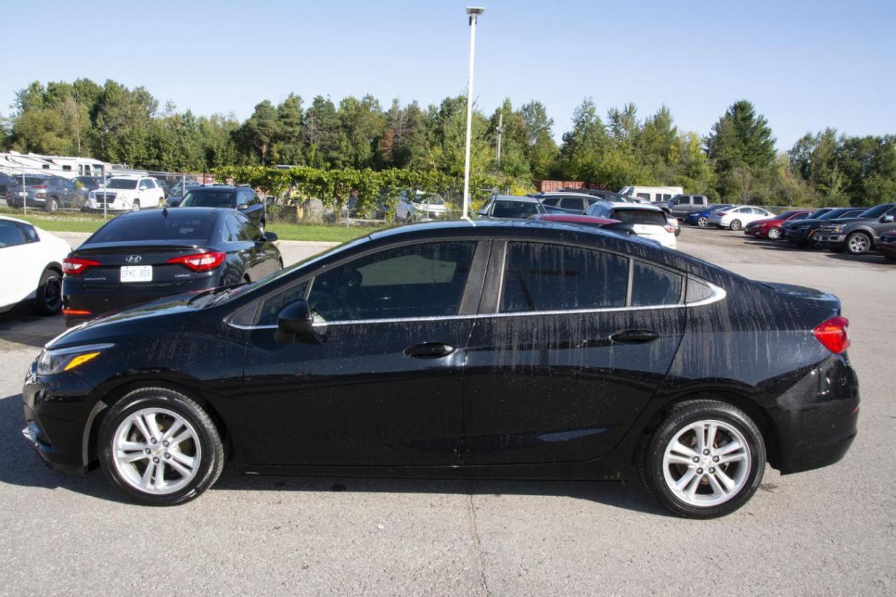 2017 Chevrolet Cruze CRUZE LT Photo