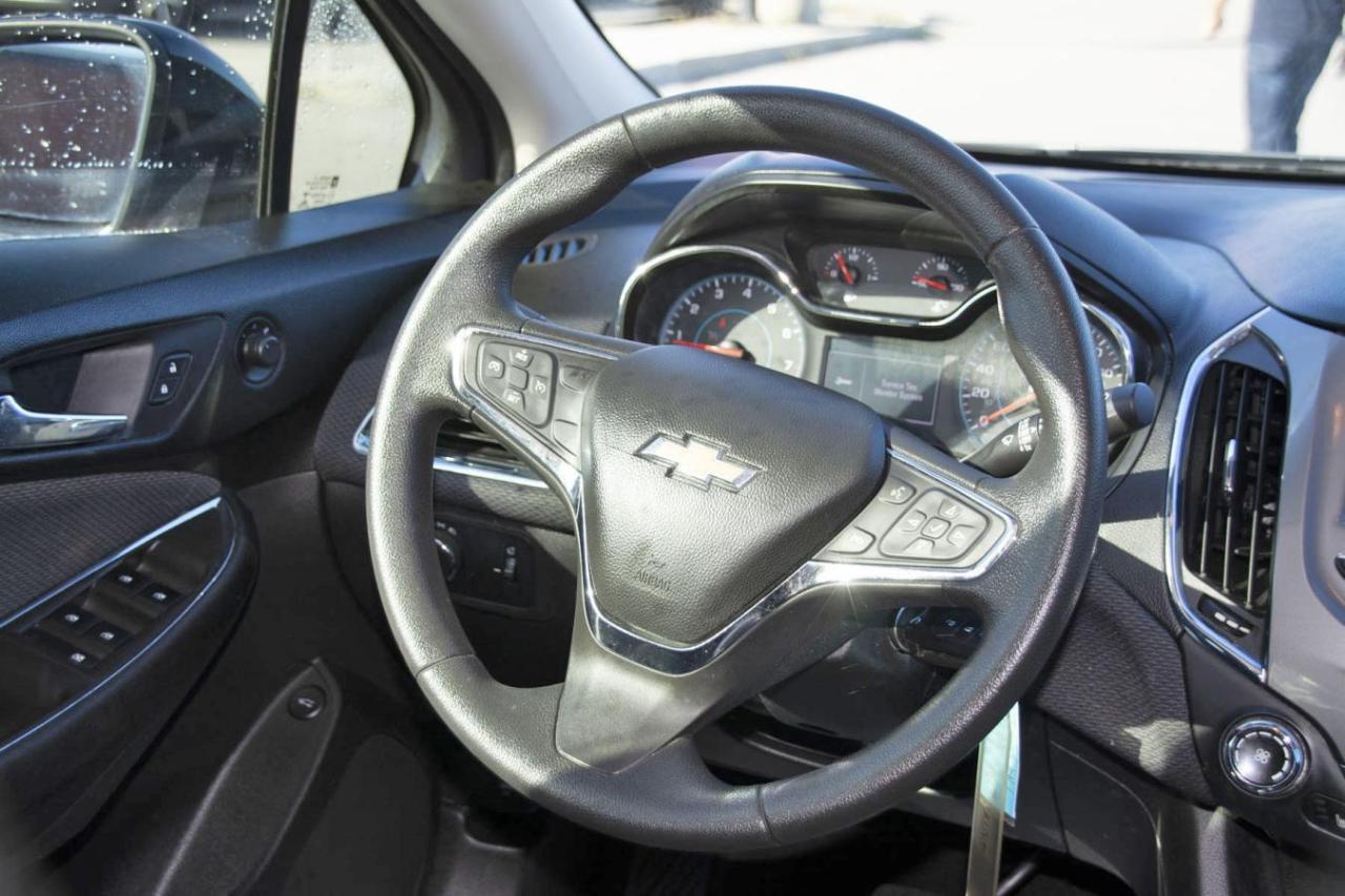 2017 Chevrolet Cruze CRUZE LT Photo