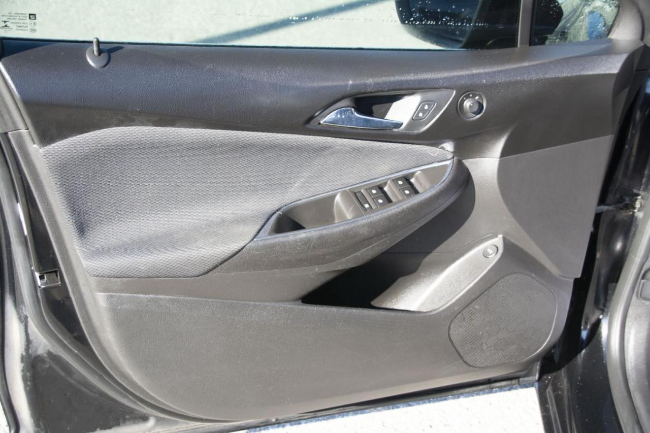 2017 Chevrolet Cruze CRUZE LT Photo