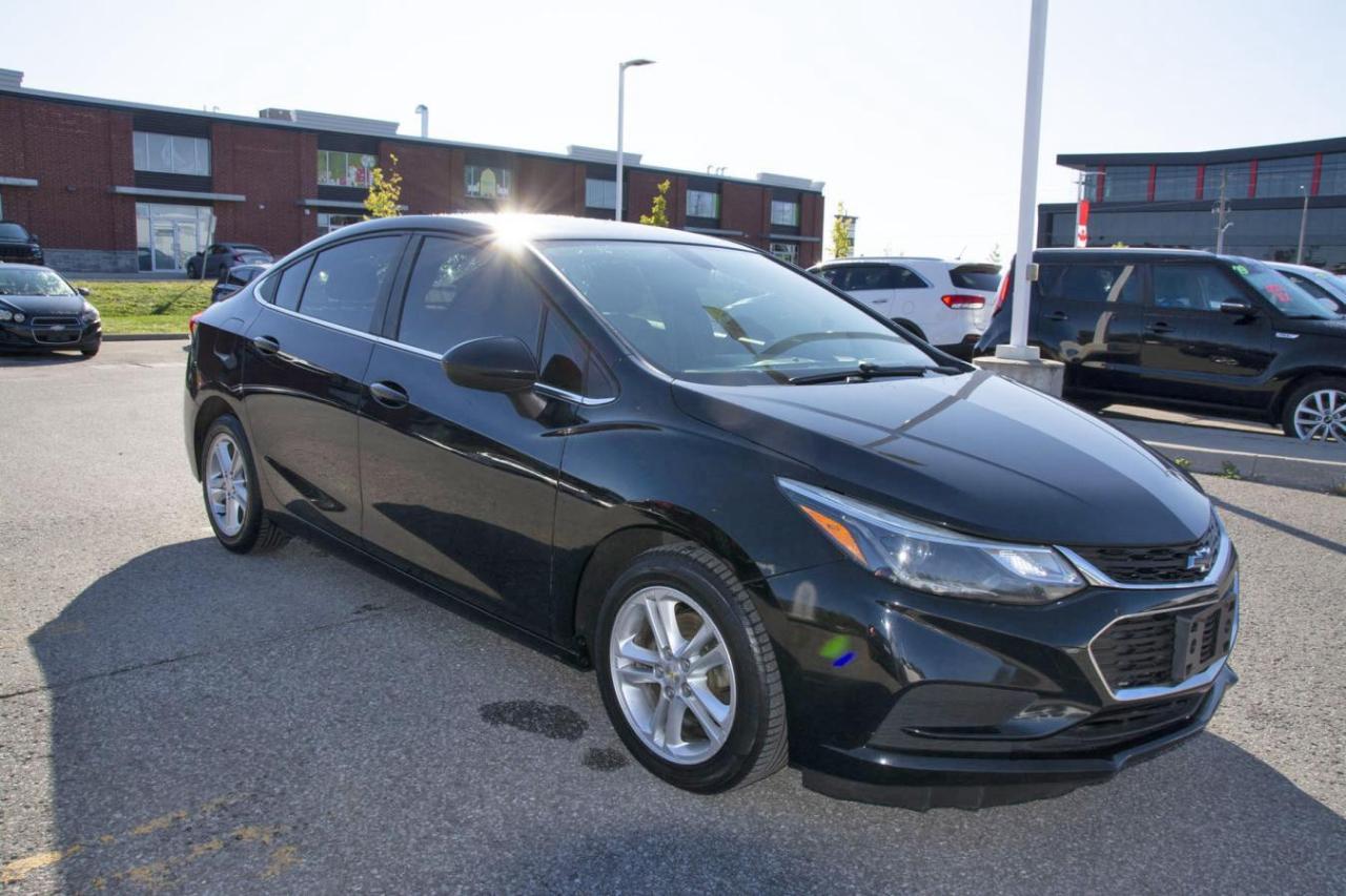 2017 Chevrolet Cruze CRUZE LT Photo