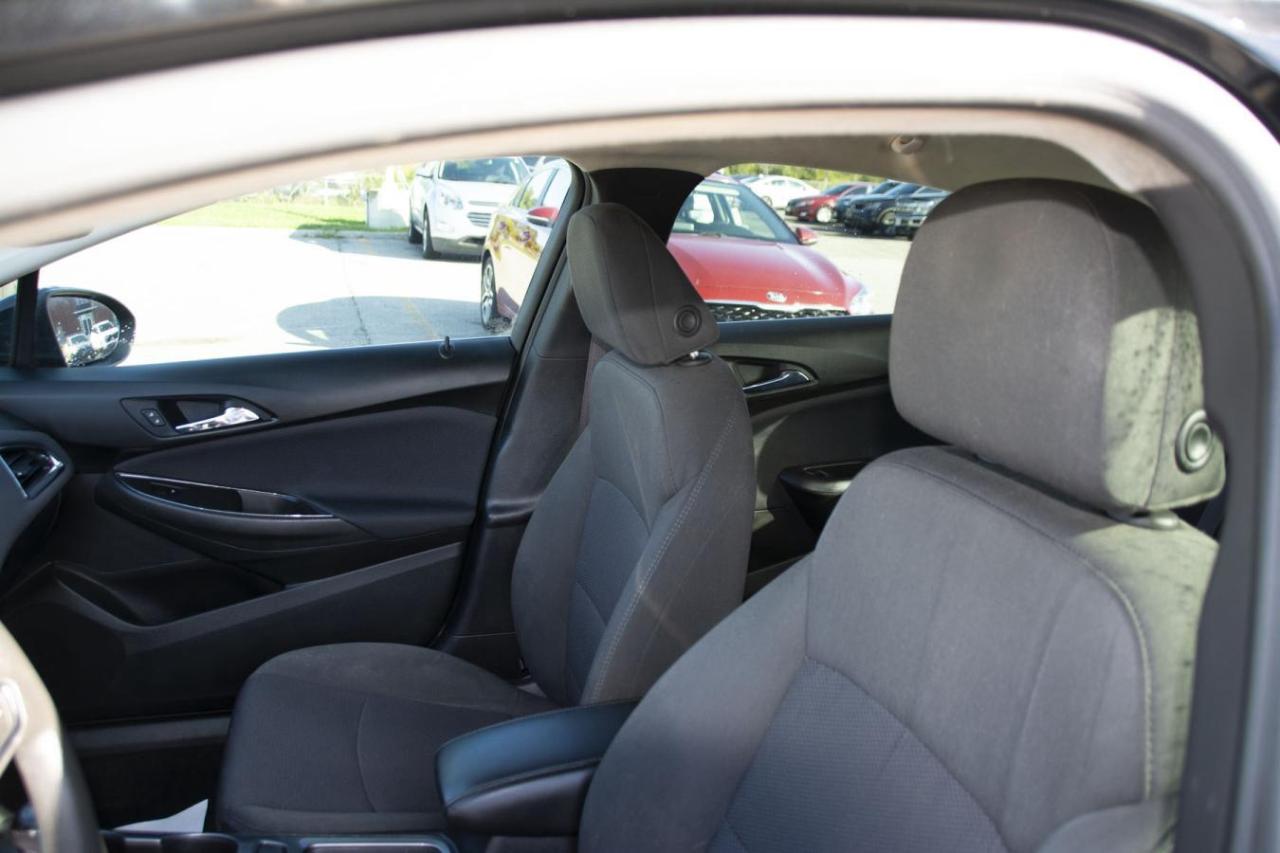 2017 Chevrolet Cruze LT Photo