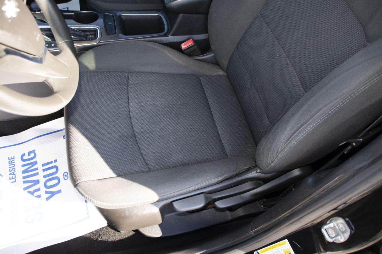 2017 Chevrolet Cruze CRUZE LT Photo