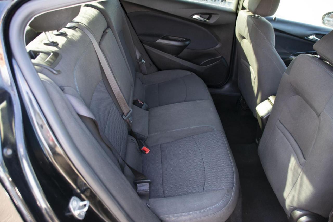 2017 Chevrolet Cruze LT Photo