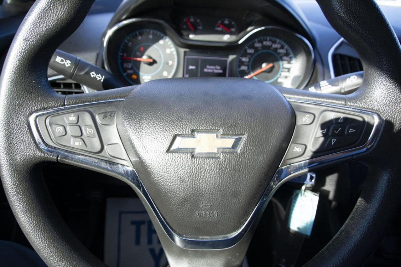 2017 Chevrolet Cruze CRUZE LT Photo