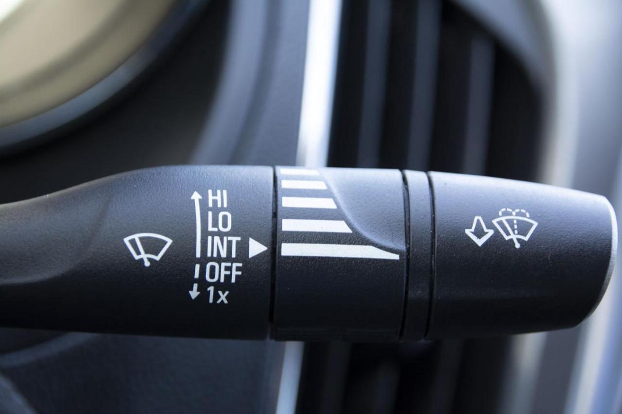 2017 Chevrolet Cruze LT Photo