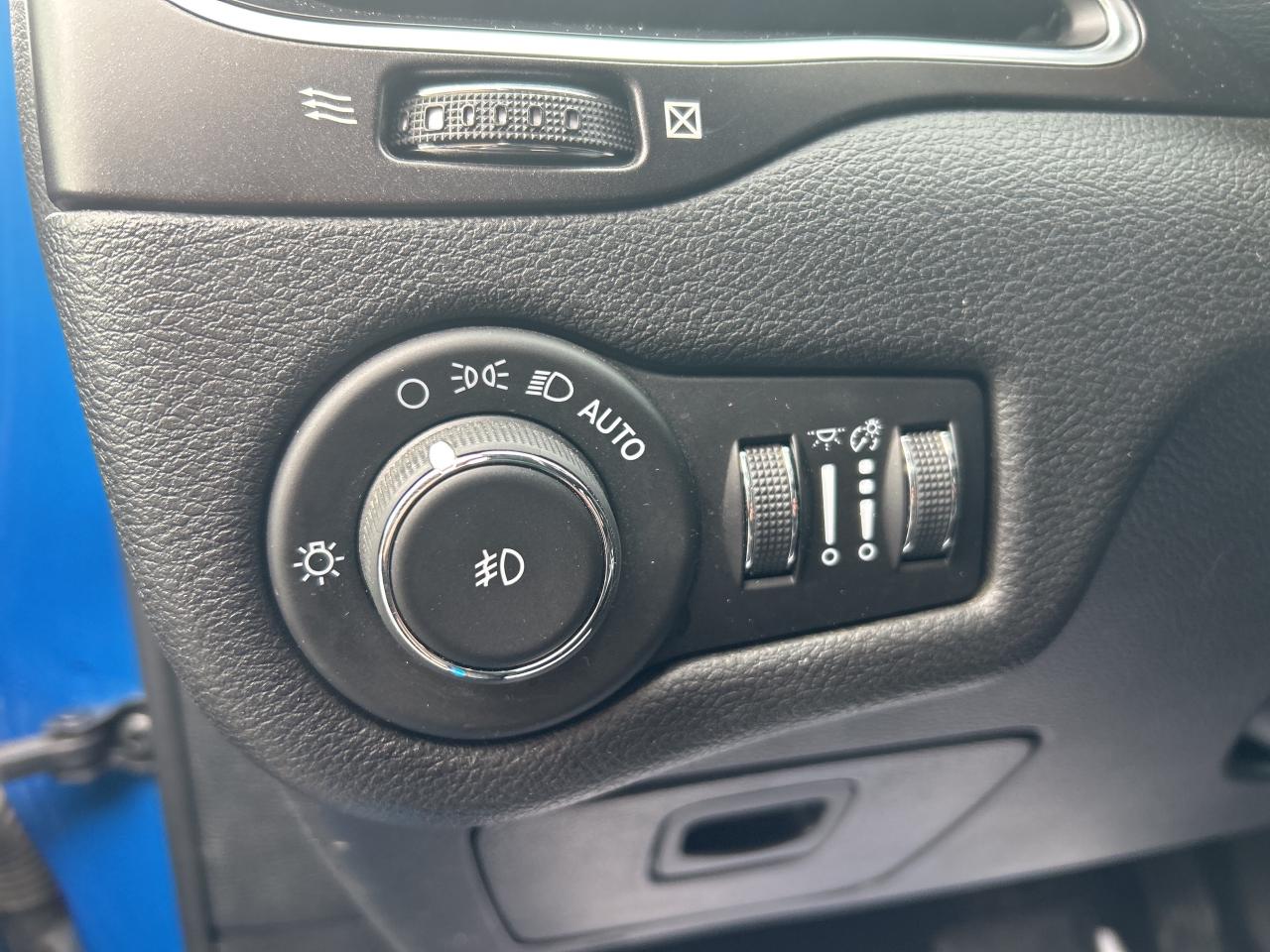 2020 Jeep Cherokee Trailhawk Photo