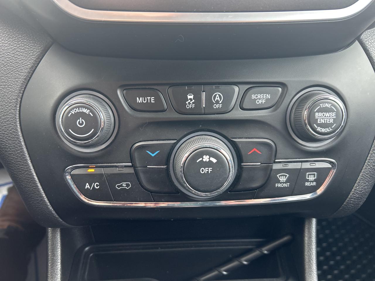 2020 Jeep Cherokee Trailhawk Photo