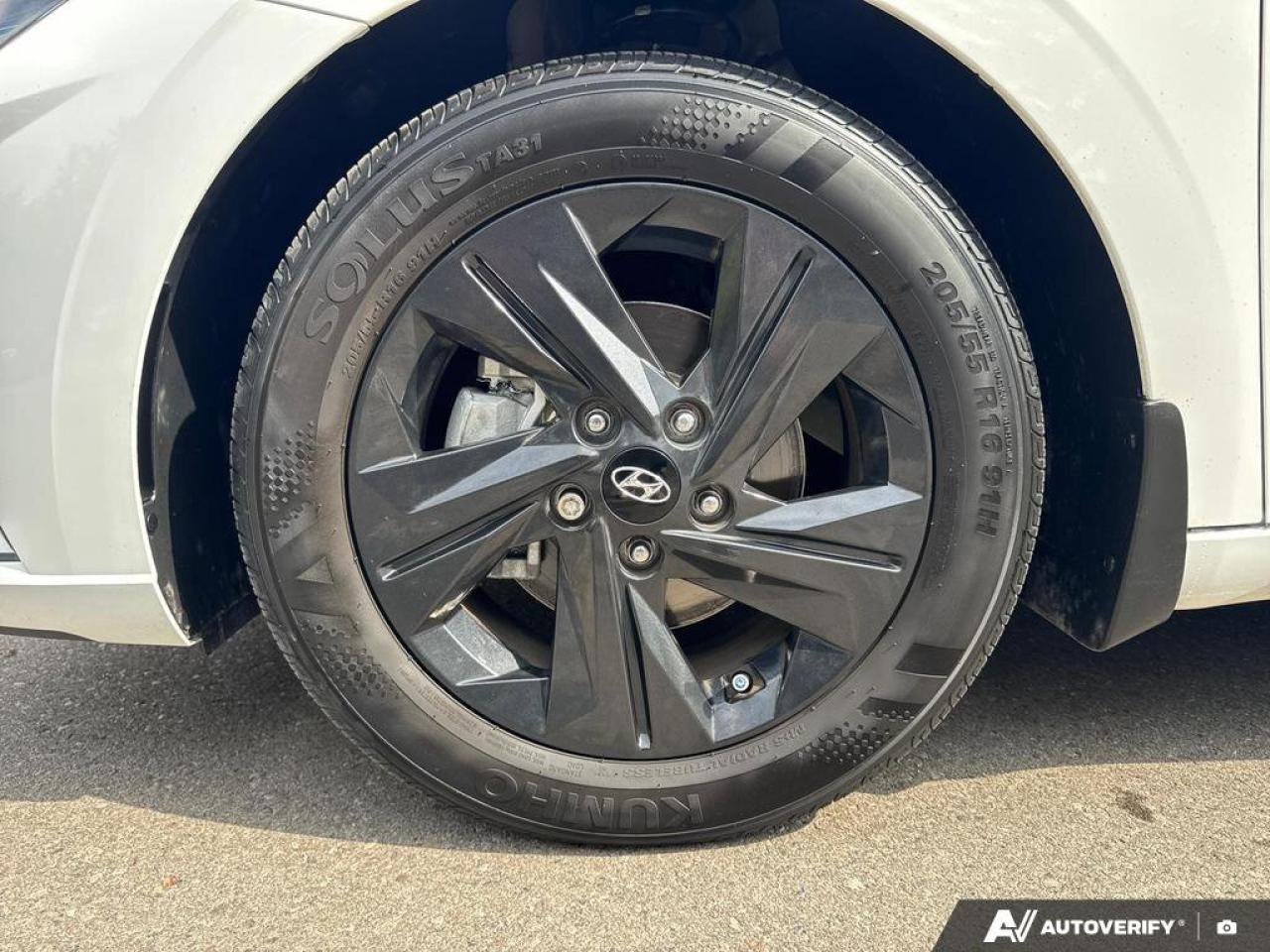 2022 Hyundai Elantra Preferred IVT w/Sun & Tech Package   Sunroof   Hea Photo