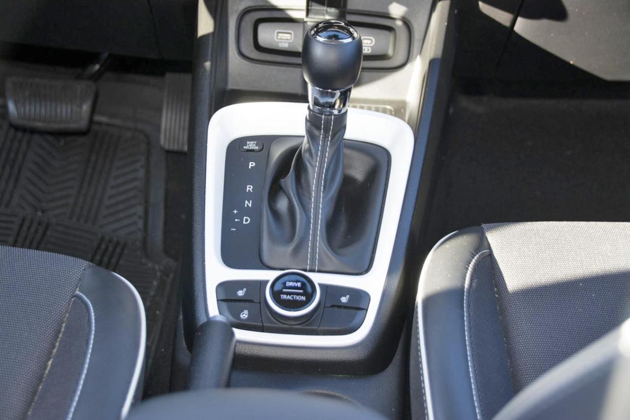 2024 Hyundai Venue SEL Photo