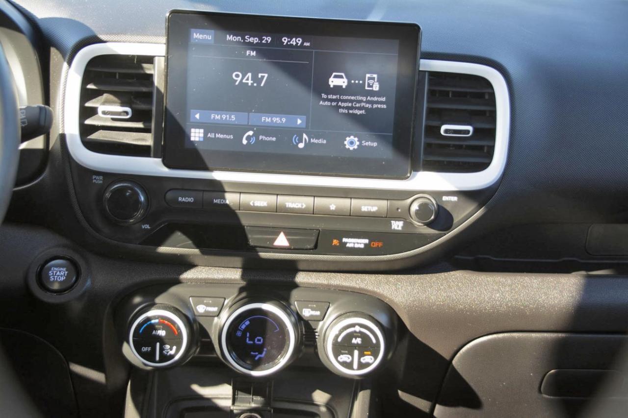 2024 Hyundai Venue SEL Photo