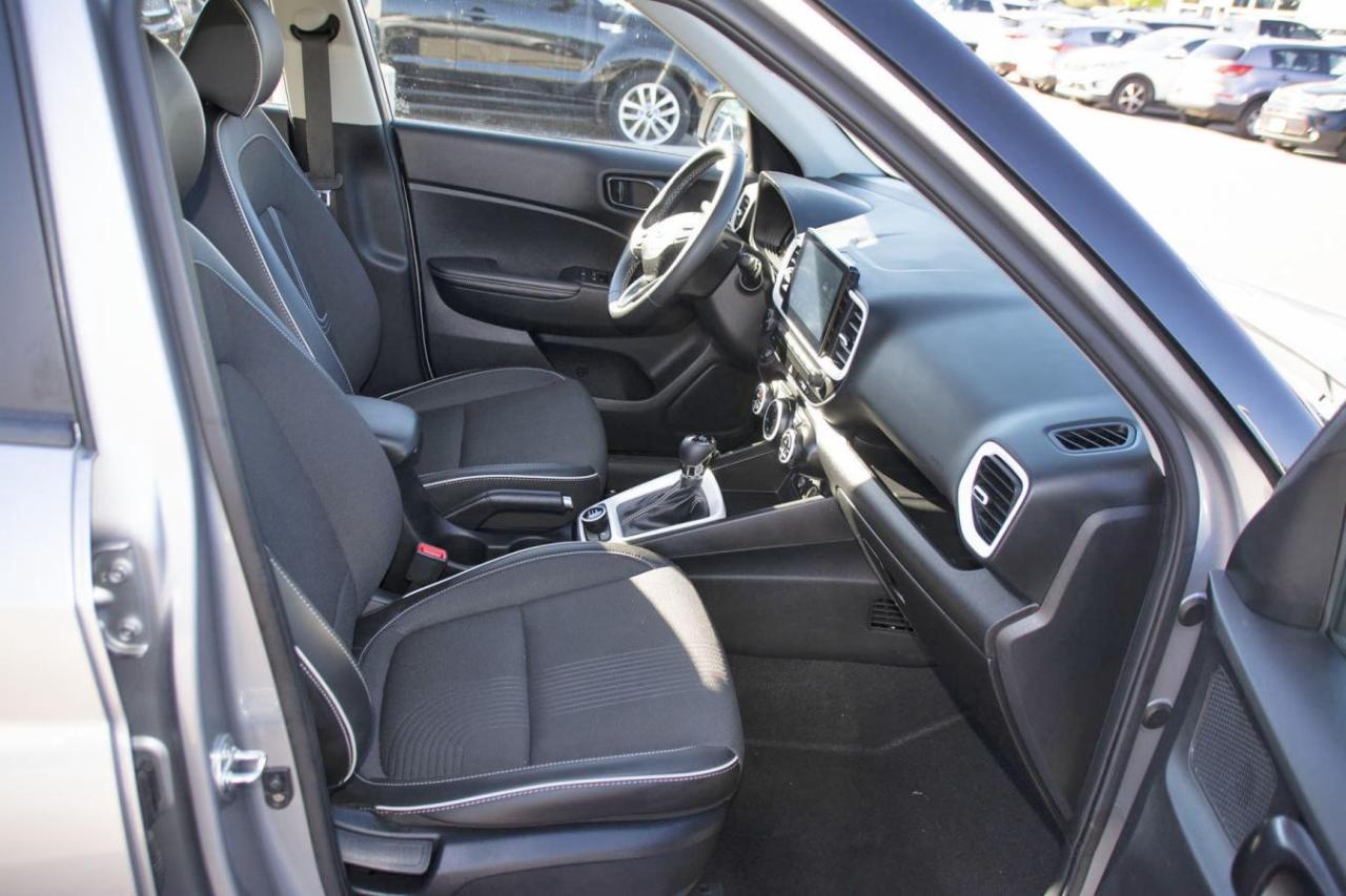 2024 Hyundai Venue SEL Photo