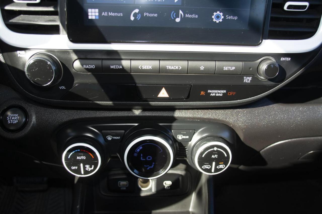 2024 Hyundai Venue SEL Photo