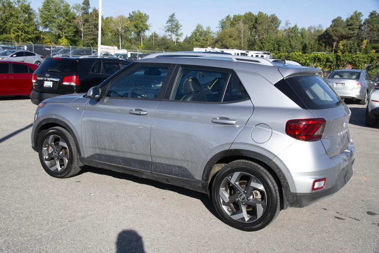 2024 Hyundai Venue PREFERRED Photo2