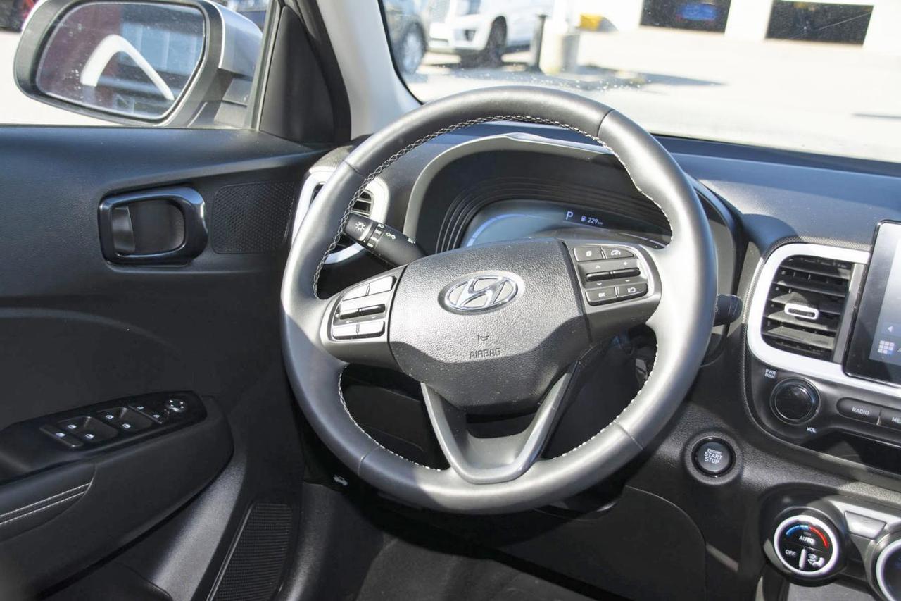 2024 Hyundai Venue PREFERRED Photo