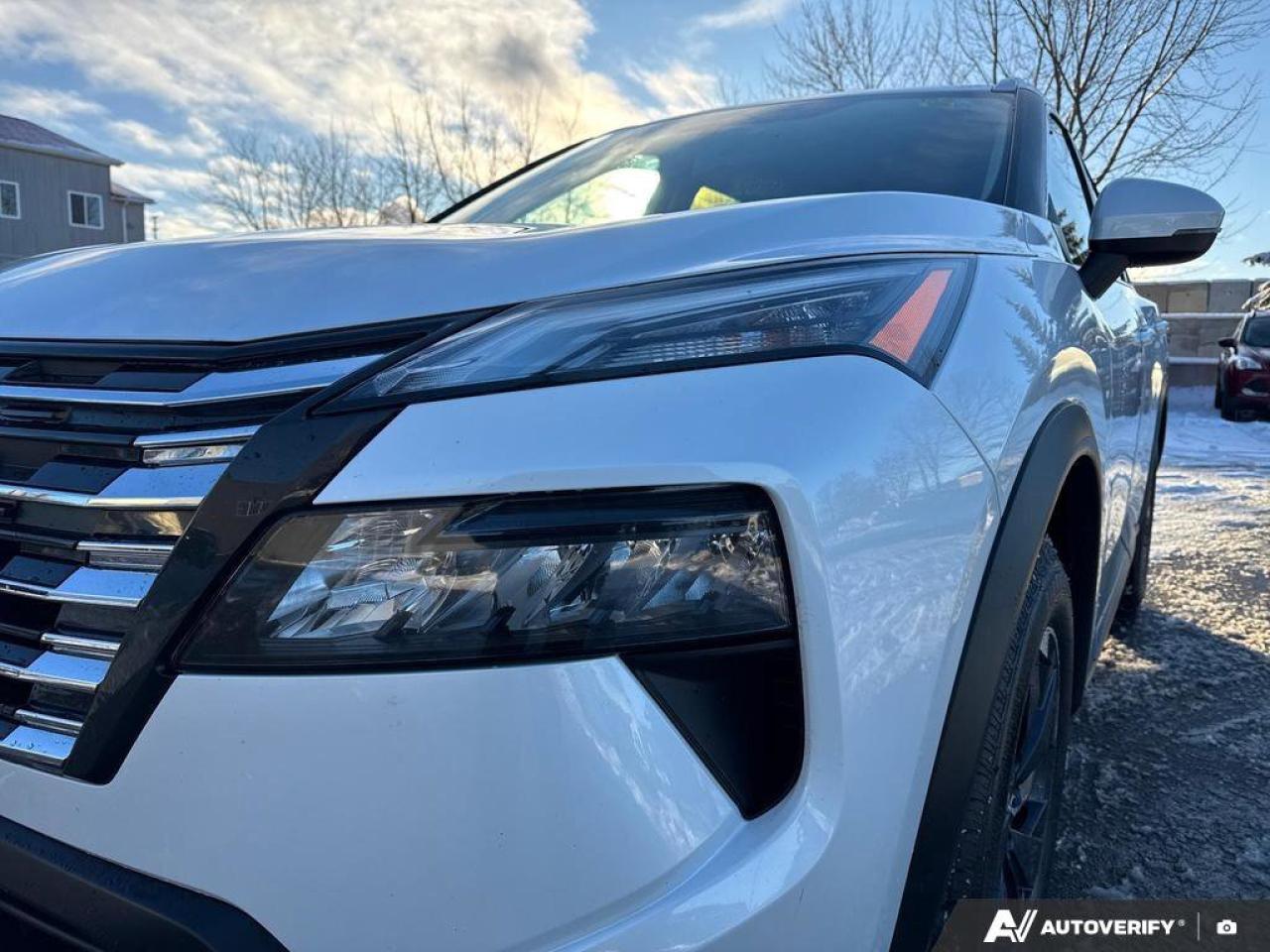 2024 Nissan Rogue SV   MOONROOF   REMOTE START  BLIND SPOT WARNING Photo