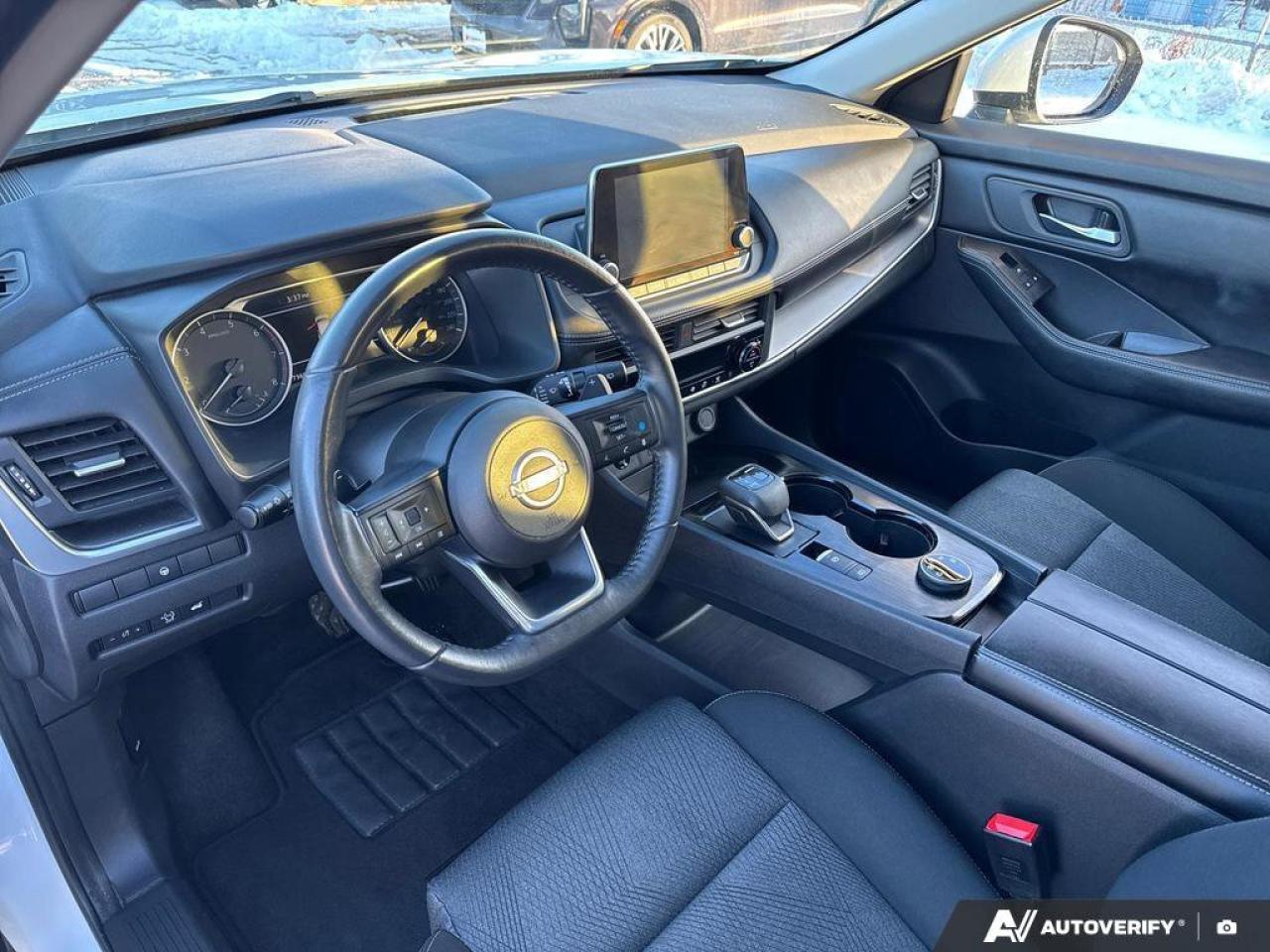 2024 Nissan Rogue SV   MOONROOF   REMOTE START  BLIND SPOT WARNING Photo