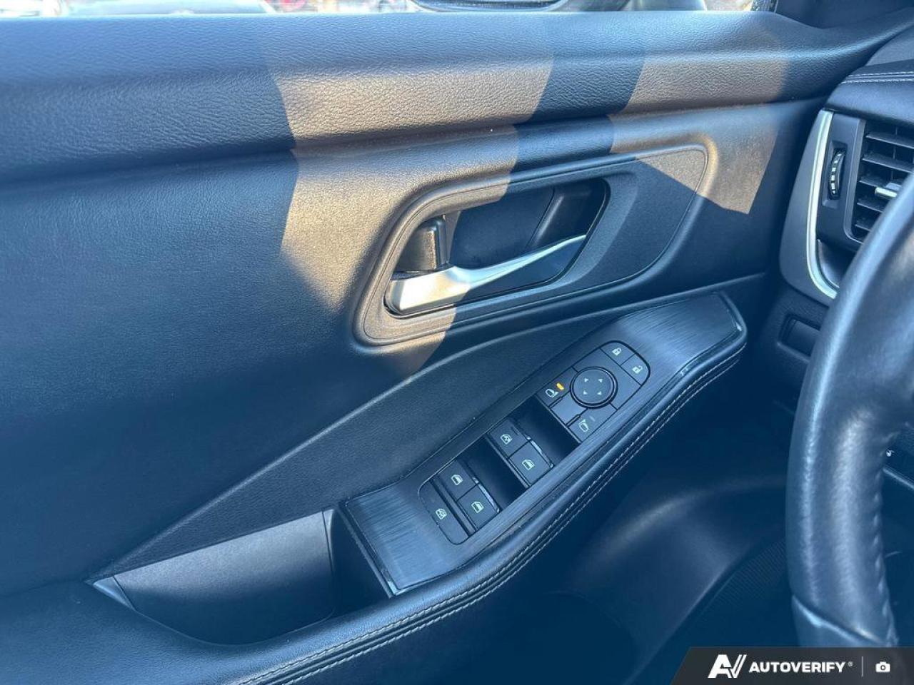 2024 Nissan Rogue SV   MOONROOF   REMOTE START  BLIND SPOT WARNING Photo