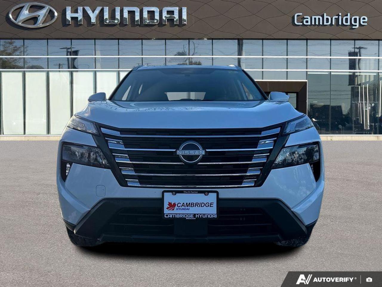 2024 Nissan Rogue SV   MOONROOF   REMOTE START  BLIND SPOT WARNING Photo