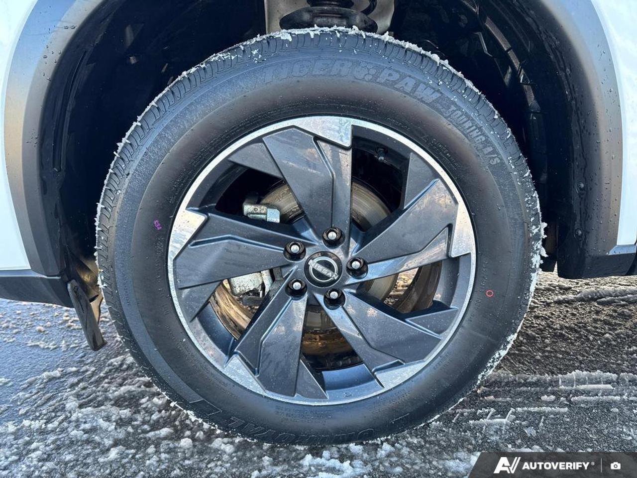 2024 Nissan Rogue SV   MOONROOF   REMOTE START  BLIND SPOT WARNING Photo