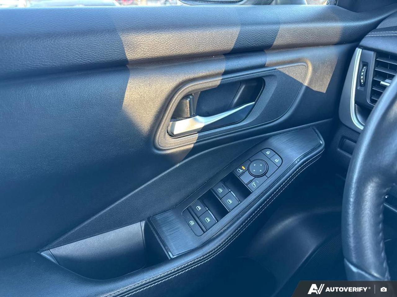 2024 Nissan Rogue SV   MOONROOF   REMOTE START  BLIND SPOT WARNING Photo